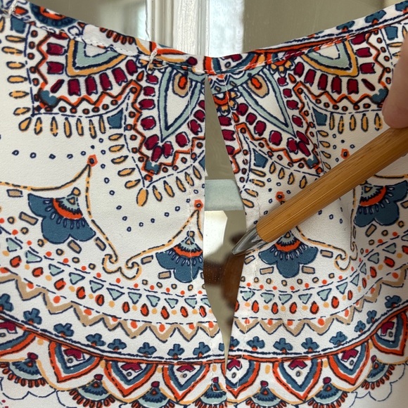 Verse Women's Sleeveless Mandala Print Blouse - Picture 6 of 10